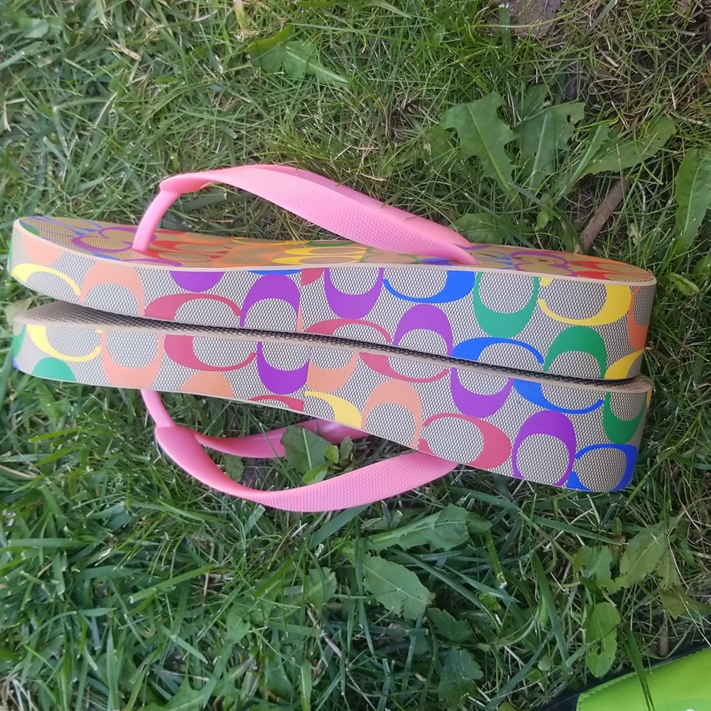 Coach Rainbow Signature Lynn Flip Flop -8 - Picture 6 of 7